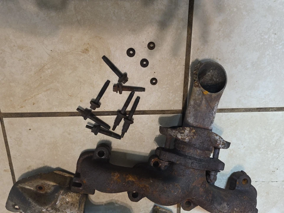 Colector de escape derecho Jeep Grand Cherokee 4.7 1999 2000 2001 2002 2003 2004 Foto 2 de 4