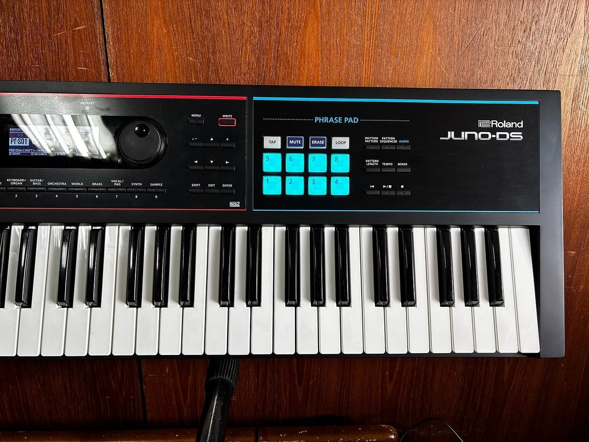 Roland JUNO-DS 61 61-key Synthesizer w/ box 761294507360| eBay