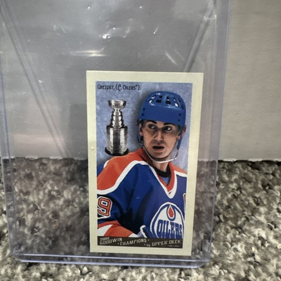 #ad #ad WAYNE GRETZKY OILERS 2009 UPPER DECK GOODWIN CHAMPIONS MINI #81 $5.79