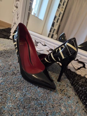 Escarpins Valentino authentiques, noirs en cuir. - Photo 1/3