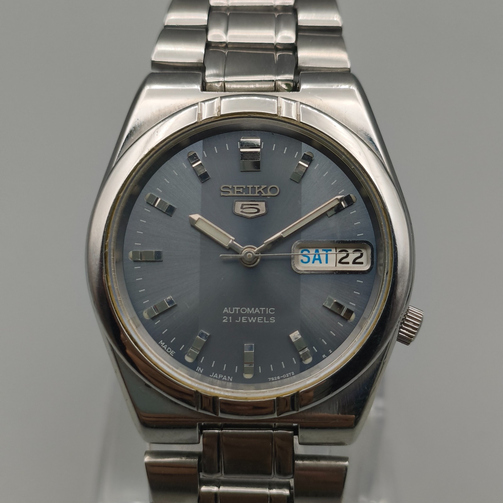 Vintage Seiko 5 Automatic 7S26 Gray Men's Watch Day Date Japan Made