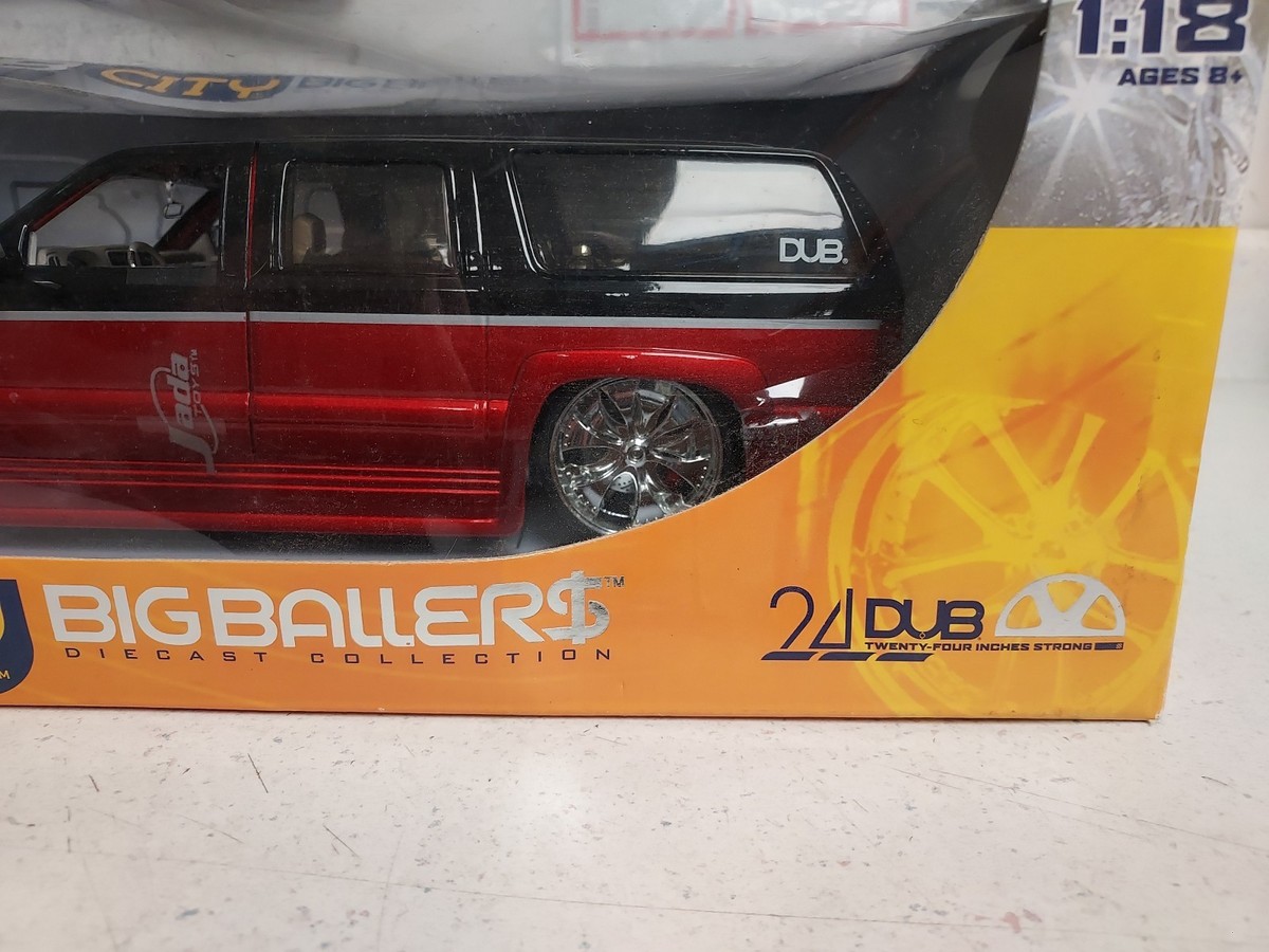 ミニカー jada 1/18 CHEVROLET Silverado  DUB CITY Jada Toy Dub City 1:18 Scale Chevrolet Silverado Model Red