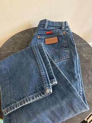 Wranglers 11/12 x30 boot cut women s blue jeans pre loved