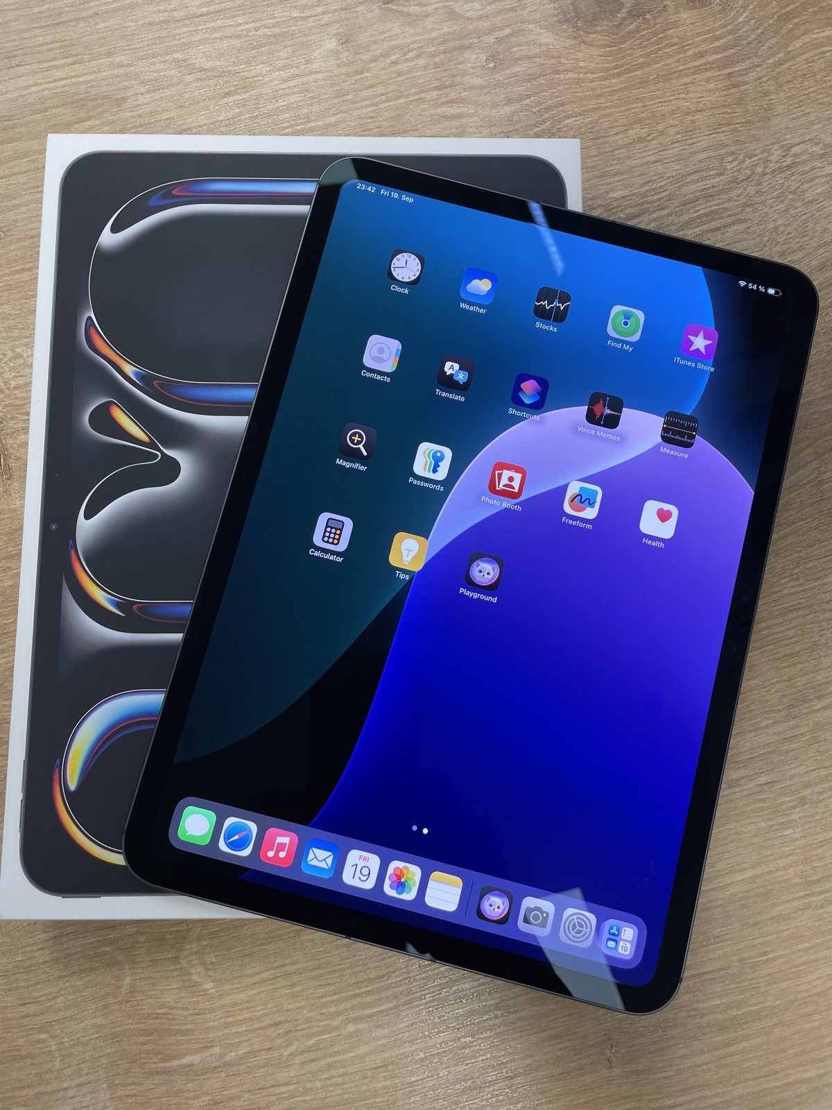 Apple iPad Pro  11 Zoll M4 2024 Wi-Fi 256 GB Space Schwarz TOP ! E-SIM 5G !