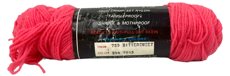 Juego de engarzado de hilo de nailon corazón rojo vintage abrigos y Clarks rosa agridulce 1 madeja Foto 3 de 4