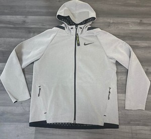 nike therma sphere jacket