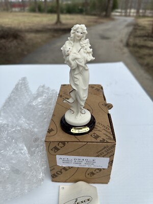 Giuseppe Armani Florence Maternity Standing Miniature - Mother