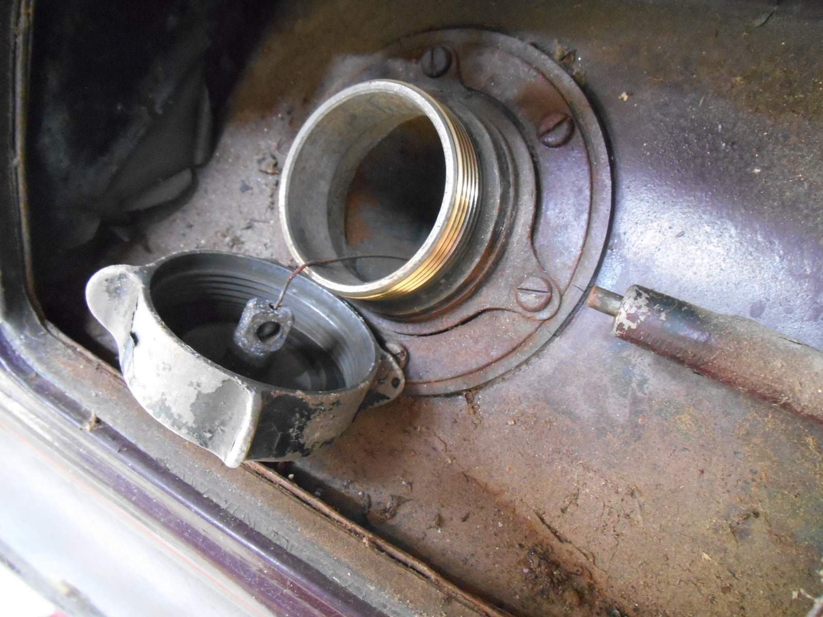 ROLLS ROYCE CLOUD PHANTOM, BENTLEY FUEL / GAS CAP. WORLDS LARGEST USED INVENTORY