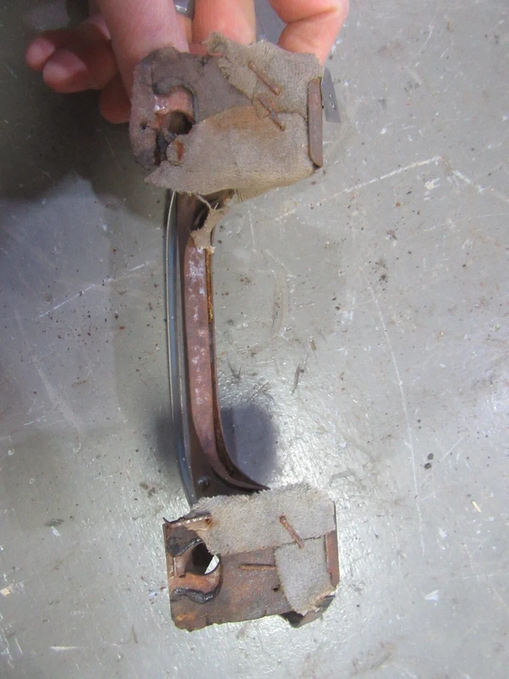 Chevrolet Fleetline Styleine 1951 coche interior reposabrazos manija base moldura Foto 4 de 4