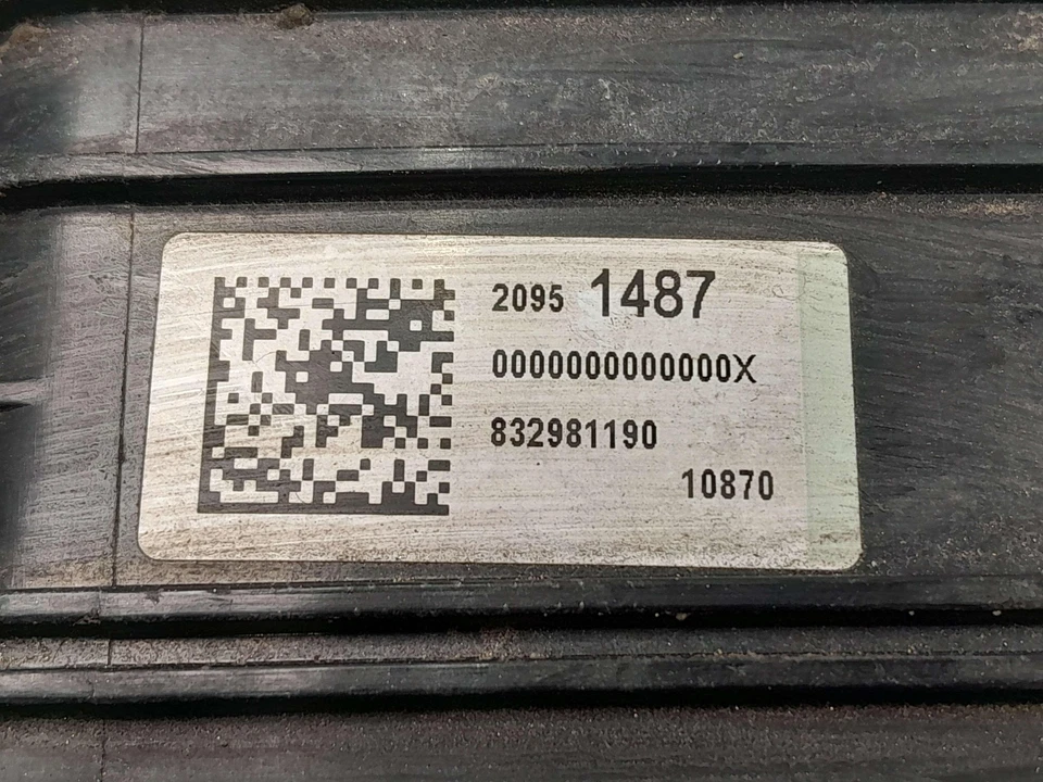 2014-2017 Cadillac CTS Fuel Vapor Charcoal Canister Assembly OEM 20951487 - Image 4 of 4