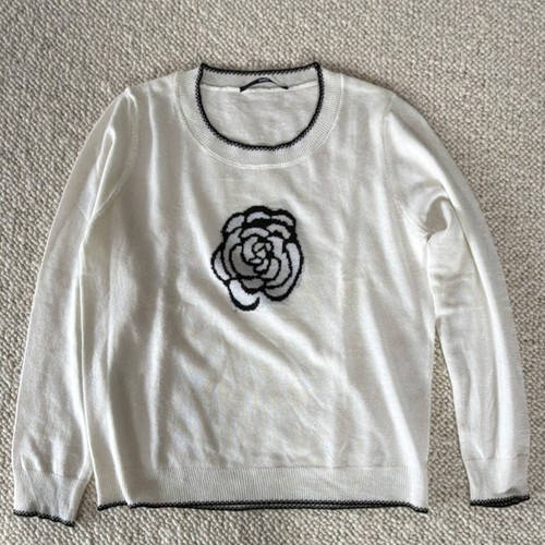 DIGS Women's White Knit Pullover Sweater S Floral Applique Long Sleeve Crew Neck