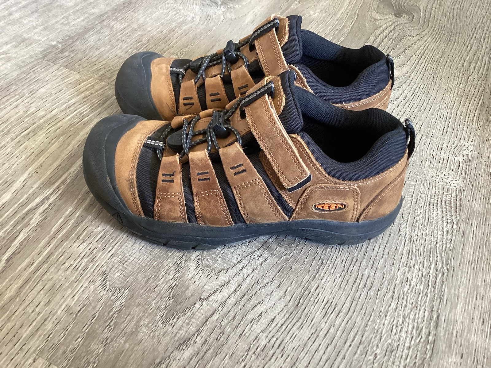 Scarpe sportive impermeabili Keen Youth Newport H2 bambino taglia 4 marrone nero sneakers