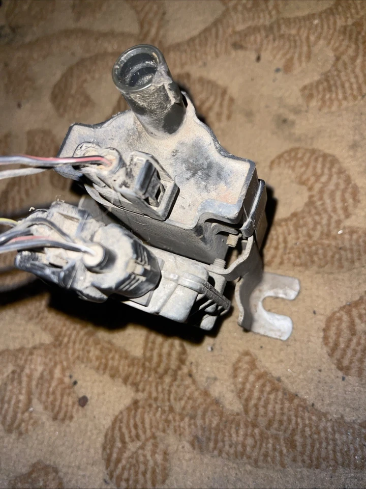 92-95 Toyota Pickup 4Runner T100 3VZE 3.0 V6 Ignition Coil W Module - Image 2 of 4