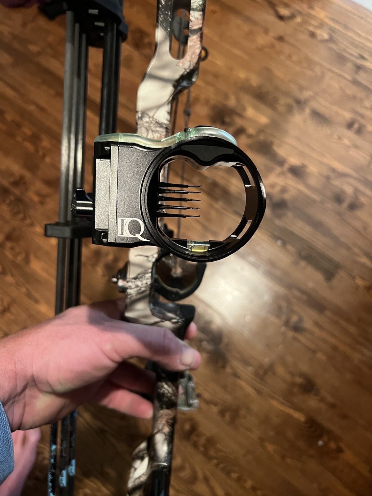 IQ Bowsight Micro 5Pin Right Hand Bow Sight with Retina Lock Black