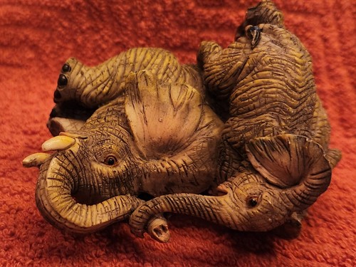 MOM & BABY ELEPHANT Resin Figurine UNBRANDED Excellent VINTAGE Condition! - Picture 10 of 12