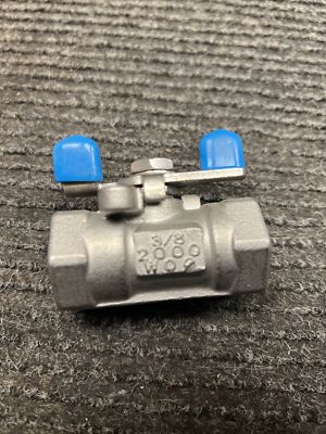 NOS 3/8'' CF8M Stainless Steel Valve 2000 WOG THREADED, 7L3A8