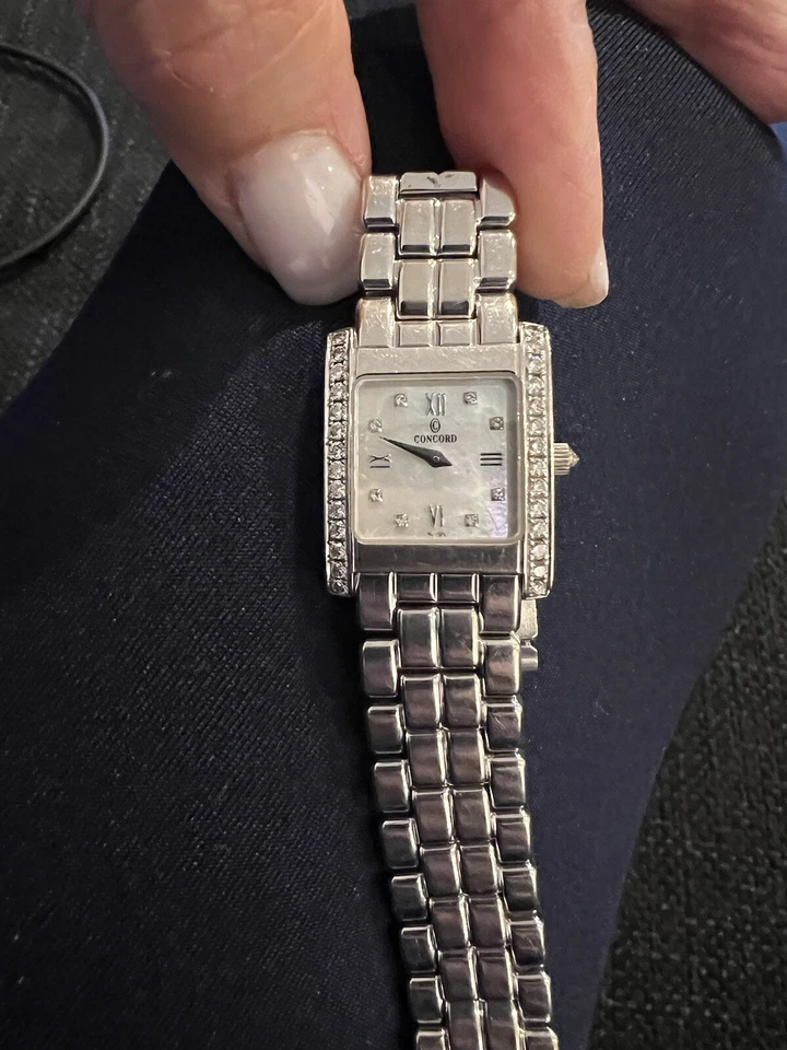 Reloj pulsera Concord La Tour oro blanco 14K esfera mop diamante cuarzo damas Foto 3 de 4