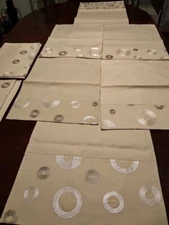 Pretty Cotton/Linen Table Runner With 6 Placemats