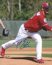 Signed  8x10 THOMAS ESHELMAN Philadelphia Phillies Autographed photo - COA 