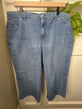 Gloria Vanderbilt Women's Amanda Blue Jean Capris Denim Size 16W, 17" Inseam