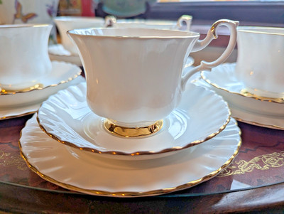 Royal Albert Vintage Val D'or Weißgold Teetrio Set Top Zustand