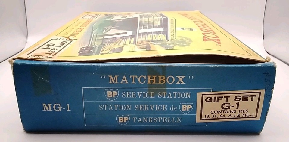 Matchbox Gift Set G-1 BP Service Station w/3 boxed Cars & Accessories w ...