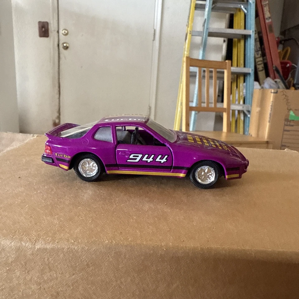 YATMING 8307 PORSCHE TURBO 944 IN RED 1:43 Pullback Vintage Hong Kong - Image 3 of 4