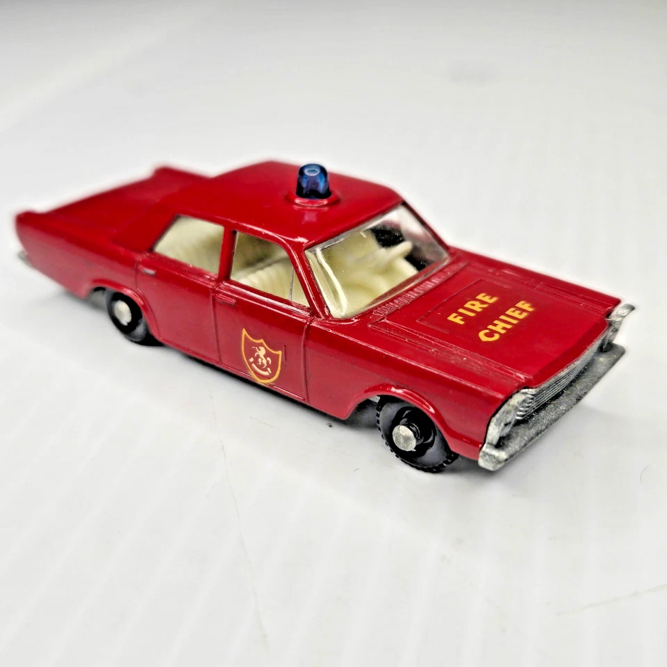 Coche diecast vintage Matchbox Lesney No.55/59 Ford Galaxie Fire Chief 1960 - rojo Foto 2 de 4