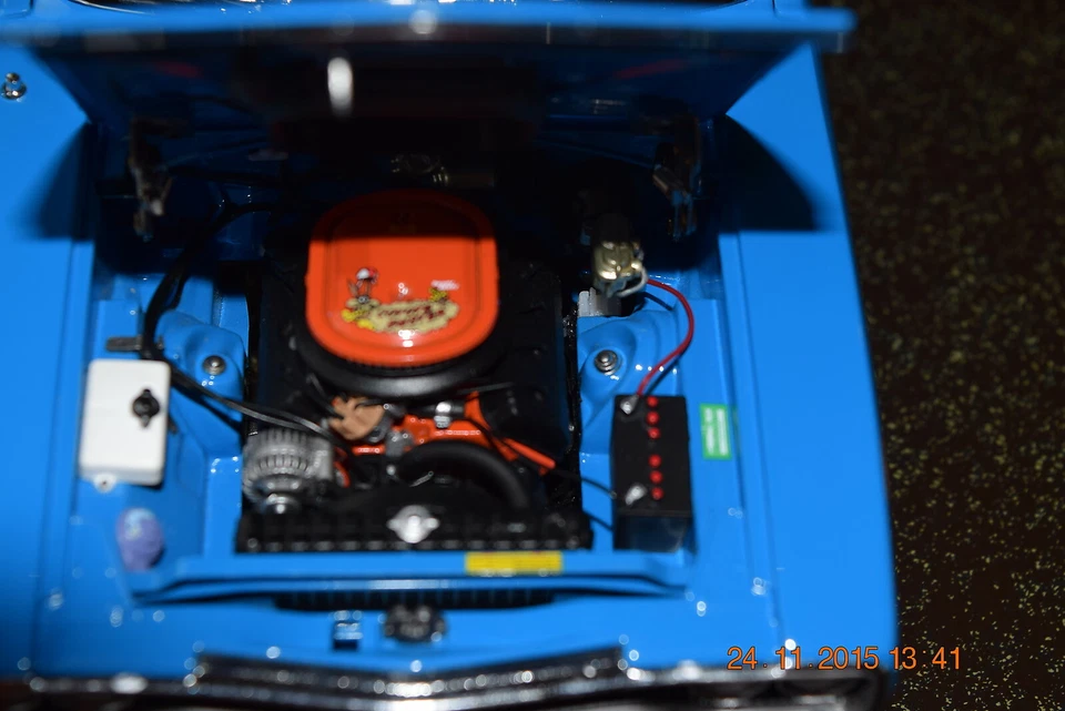 GMP 1:18 1970 PLYMOUTH ROAD RUNNER -CORPORATE BLUE- LIGHT PAINT RASH - FREE SHIP - Image 3 of 4