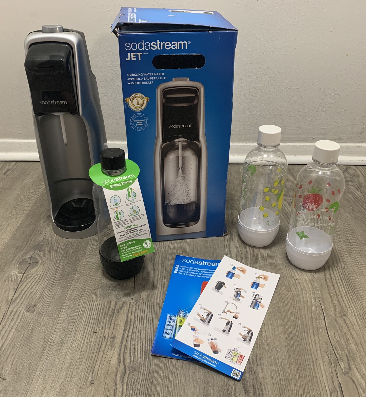 SODASTREAM Jet Starter Kit Home Soda Maker Black & Silver With Extra