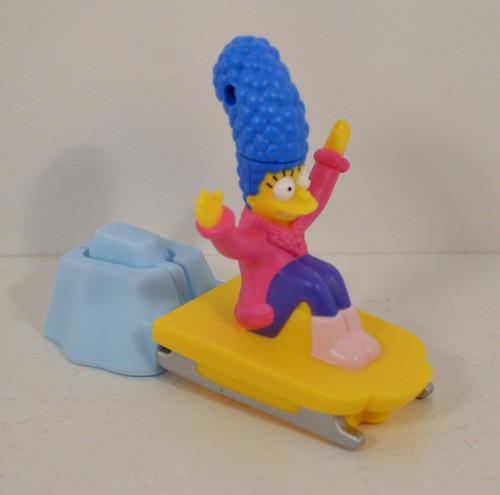 RARE 2012 Sledding Marge Simpson 4.5" Burger King EUROPE Action Figure Simpsons - Picture 2 of 6
