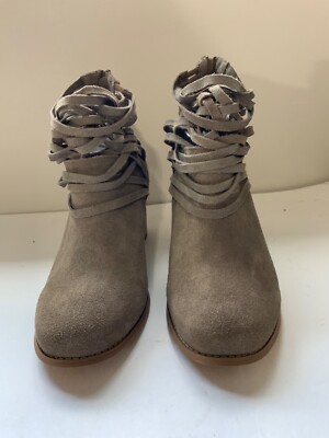 TORRID BRAND BEIGE SUEDE BOOTIES SZ