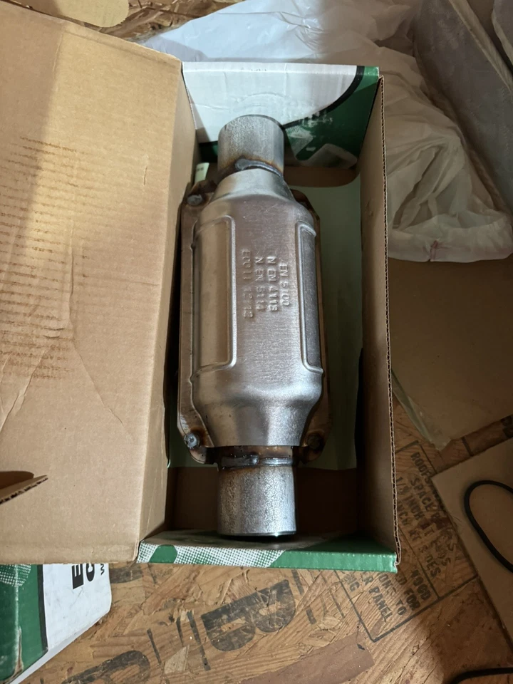 Catalytic Converter for 1998 Chevrolet Chevrolet 4.3L V6 GAS OHV - Image 2 of 4