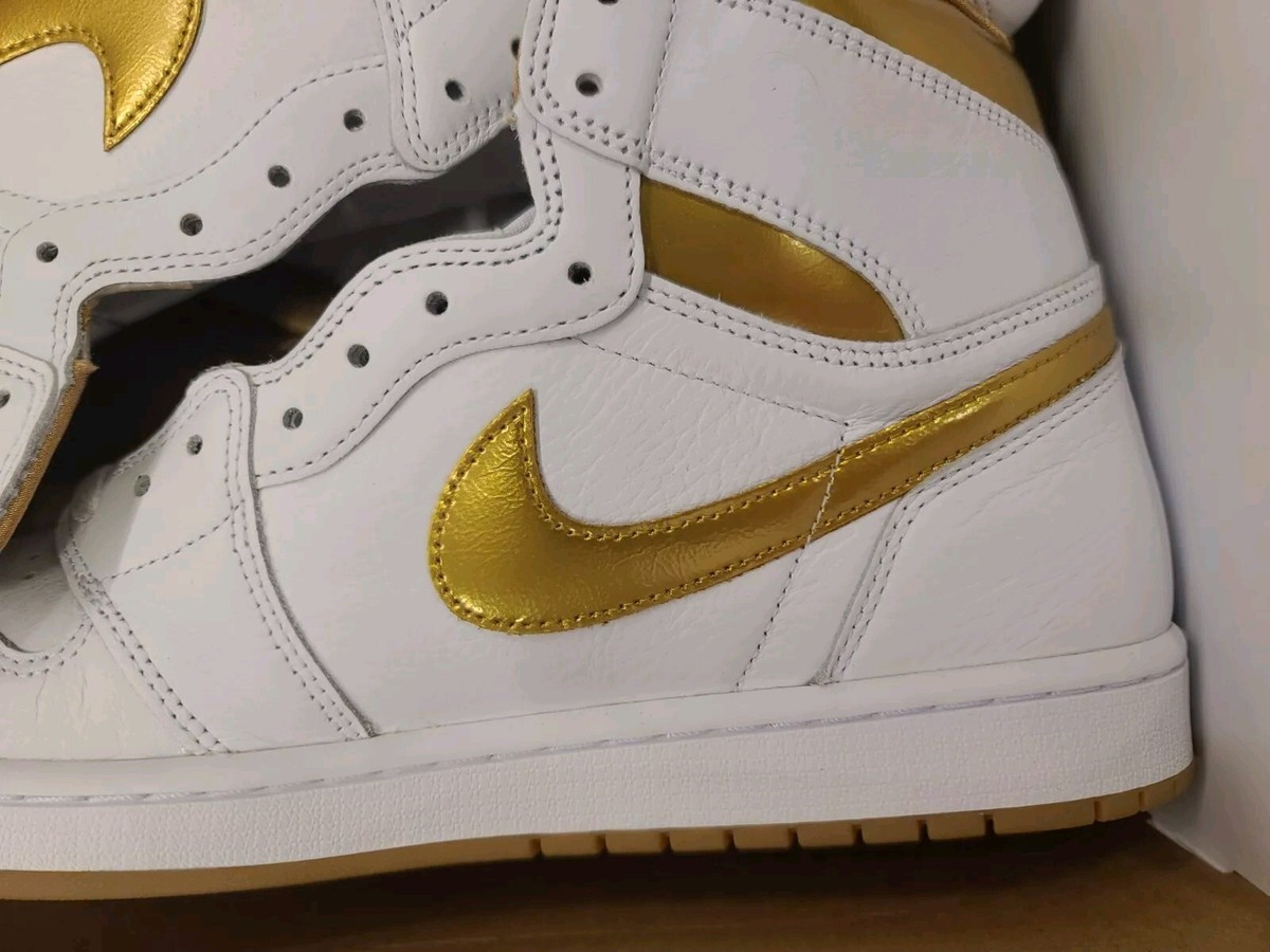 Women's Size 13.5 / Men's 12 Air Jordan 1 Retro HI OG White