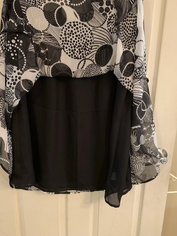 Falda Sag Harbor talla 1X, blanca y negra con cintura elástica e inferior acampanada Foto 2 de 4