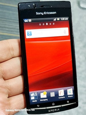 Sony Xperia Arc S LT18i (entsperrt) 3G Smartphone Top Zustand mit Ladegerät