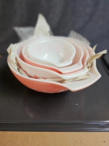 Vintage Pyrex Pink Gooseberry Cinderella Bowl Set (4 bowls)