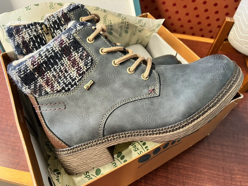 Spring Step Women's Marylee Combat Boots fall/winter us size 9 NAVY new in box  - Image 3 of 4