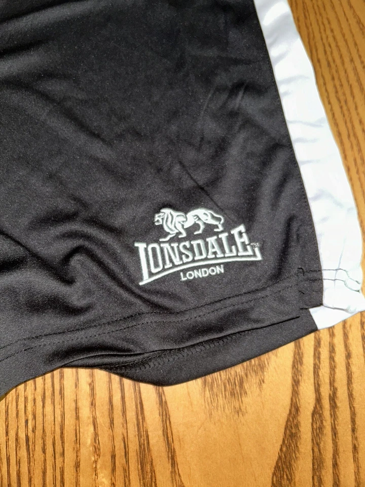 LONSDALE MENS BOXING SHORTS BLACK SIZE MEDIUM NWT - Image 2 of 4