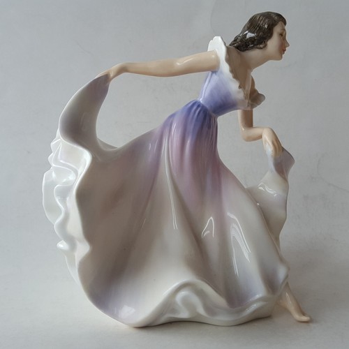 Royal Doulton Bone China Made in England A GYPSY DANCE HN 2230 6¾" Figurine - Picture 2 of 24