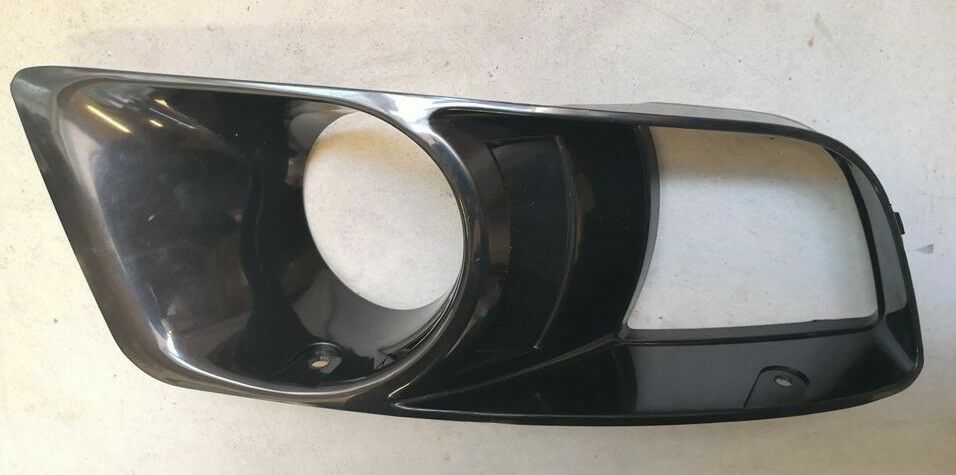 Grille de pare-chocs Alfa Romeo 156 droit pour réparer un bris de carrosserie