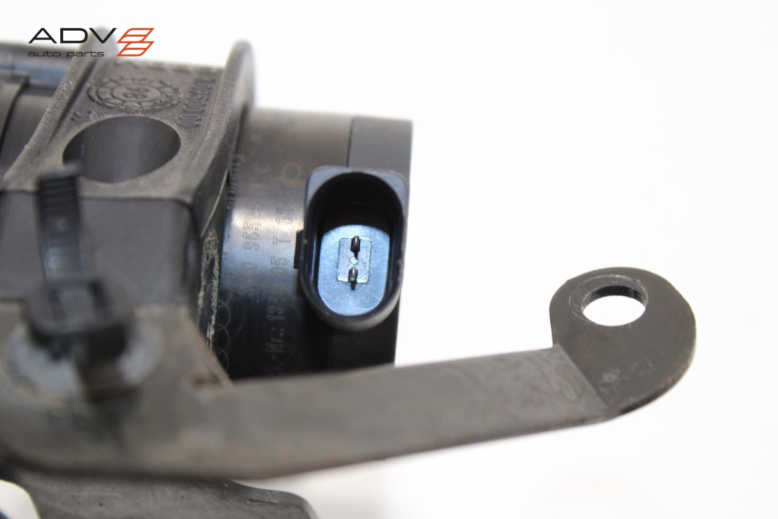 2006-2012 BENTLEY CONTINENTAL ENGINE AUXILIARY WATER COOLANT PUMP & BRACKET OEM