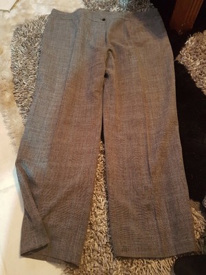 Lovely ladies trousers size 22 by e w m 