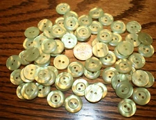 69 VINTAGE 2 HOLE BUTTONS GREEN/YELLOW LIME?   (76