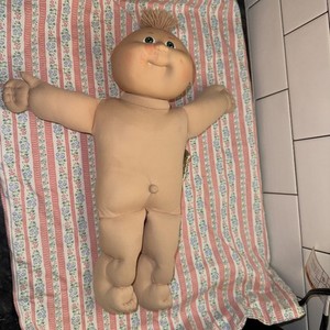 Cabbage Patch Kids Doll,VTG 1984 Boy Green Eyes, Blonde Hair Tuft, Dimple