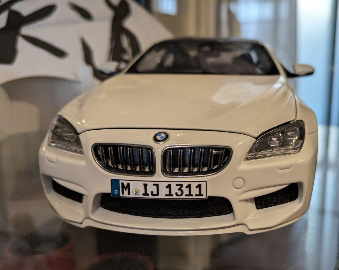 【美品】BMW M6 F13 ホワイト 1/18 モデルカー 美品】BMW M6 F13 ホワイト 1/18 モデルカー