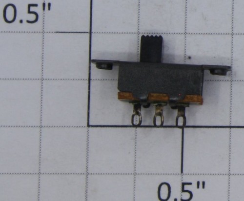 Interruptor deslizante miniatura Lionel 625-3664-303 SPDT con palanca corta | Zustand: Used