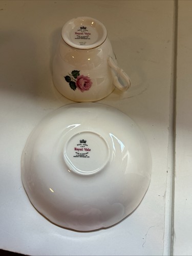 Vintage Royal Vale Bone China Cup And Saucer - Picture 2 of 2