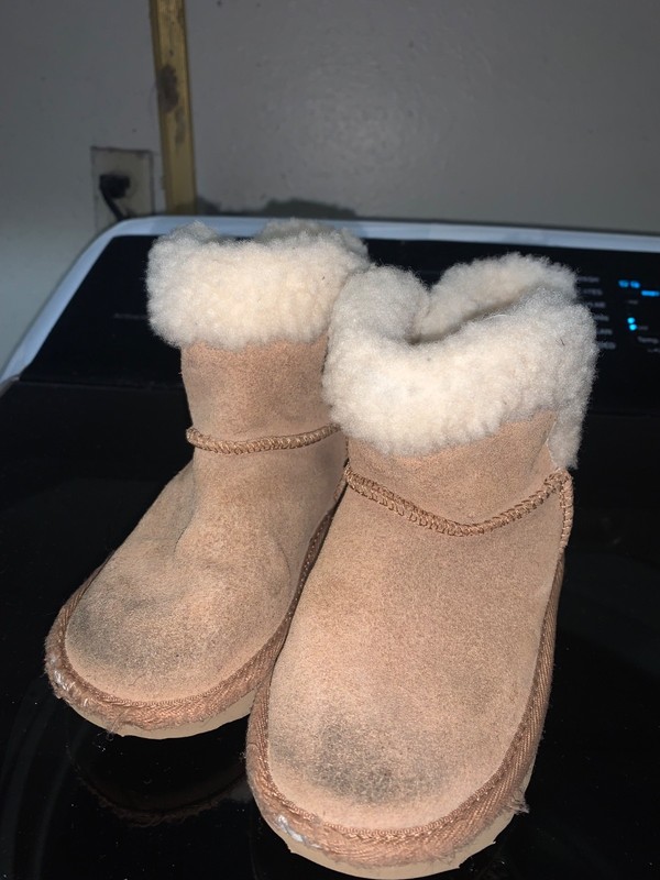 toddler uggs size 9 wear in the front 