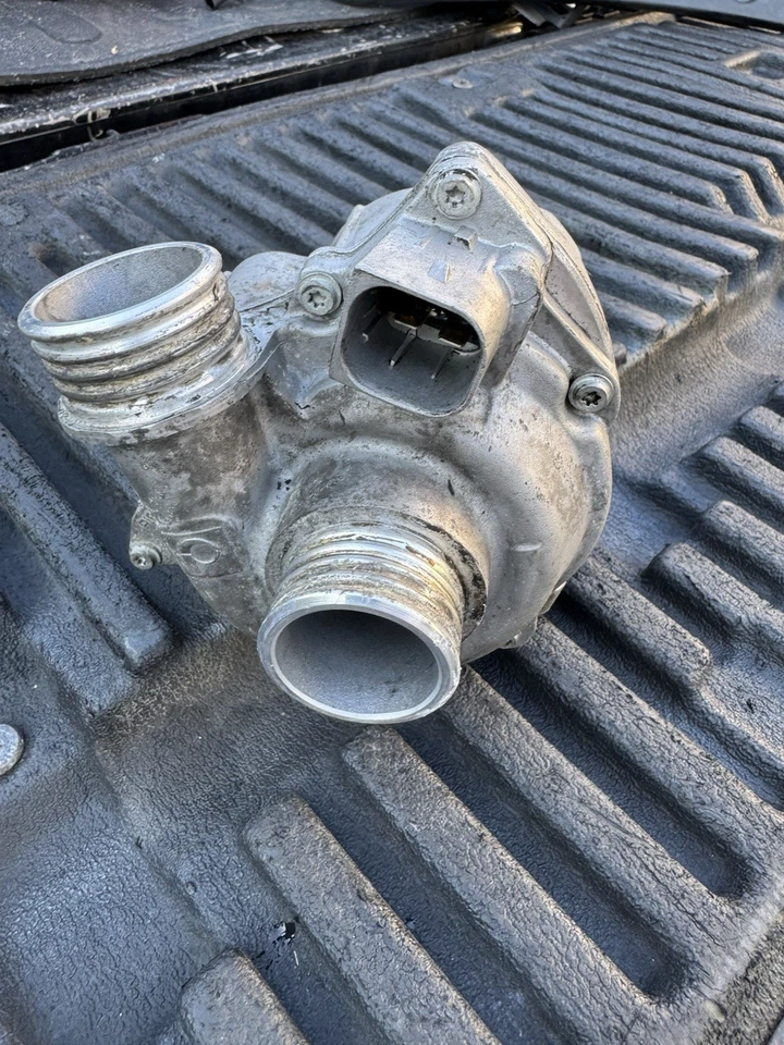 Bomba de agua refrigerante eléctrica OEM para BMW 235 335 535 X1 X3 X5 N54 N55 2010-2016 Foto 2 de 4